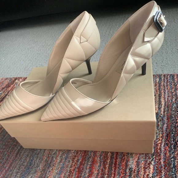 NEW Burberry Quilted Leather Kitten Heels Pumps - Picture 3 of 6